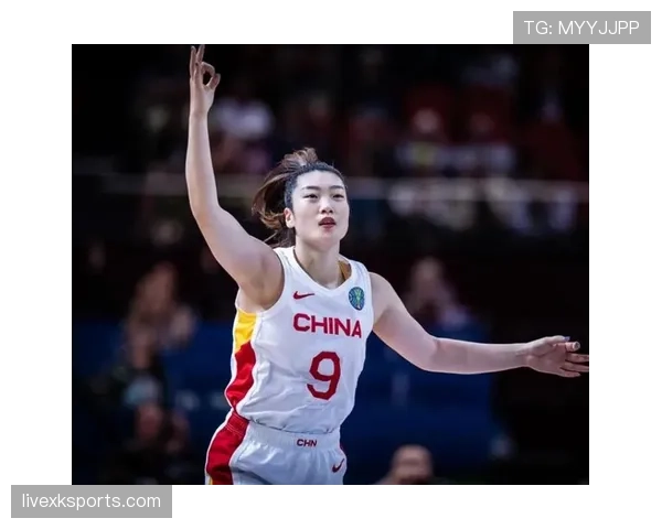 李梦赛场像猛兽,下场拎着名牌买菜那画面我笑抽 李梦赛场像猛兽,下场拎着名牌买菜那画面我笑抽